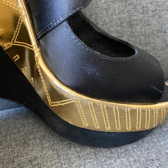 SOLD |  London High Platform Sandals | Size 38 - Picture 3 of 7